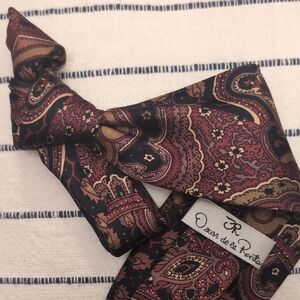 Oscar de la Renta Paisley Silk Tie